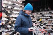 Сорок пар новой обуви для беженцев купили на деньги челябинских прихожан