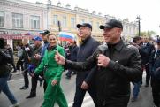 Первомайская демонстрация с участием известного артиста прошла в Омске
