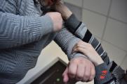 В Екатеринбурге две женщины подрались на остановке из-за чернокожего