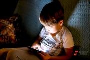 Почему детская зависимость от смартфонов тяжелее, чем у взрослых