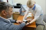 «Не стал дожидаться робота»: новосибирские министры прошли ревакцинацию от коронавируса