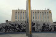В Магадане открыли 15-метровую стелу «Город трудовой доблести»