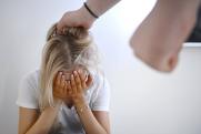 Как спасти жертву домашнего насилия: признаки и ошибки