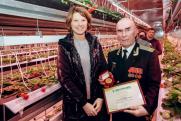 Оксана Лут вручила липецкому фермеру золотую медаль за лучшую предпринимательскую инициативу