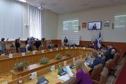 Един в трех лицах: депутаты поставили оценку третьему за год мэру Великого Новгорода