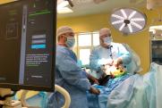 На Урале медики заставили робота оперировать суставы