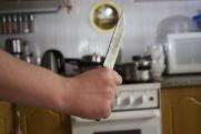 Мужчина пытался убить 4-летнего сына на Камчатке: удары наносил кухонным ножом