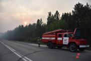 Крупный пожар угрожает уничтожить жилые дома в челябинском поселке