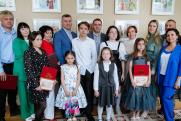 В Законодательном собрании Челябинской области открылась выставка детских рисунков
