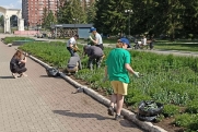 Екатеринбургским школьникам предложили заработать на каникулах: где искать вакансии