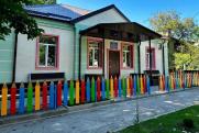 Ямальцы заканчивают восстановление детской школы искусств в Волновахе