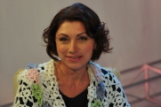 Телеведущая Роза Сябитова порадовала фанатов «Давай поженимся» новыми кадрами: «Полетели»