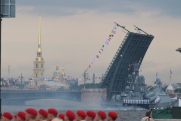 В Петербурге начался главный военно-морской парад