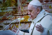 Папа Римский Франциск считает, что сожжение Корана нельзя оправдать свободой слова