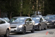 Водители застряли в километровых пробках на КАД в Петербурге