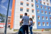 Учитель года из Иркутска получил ключи от новой квартиры