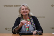 Экс-глава МИД Австрии Кнайсль рассказала, как ей живется в рязанской деревне