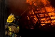 Байден сравнил разрушительные пожары на Гавайях с возгоранием на своей кухне