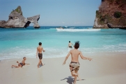 Туристов предупредили об опасных медузах на Бали
