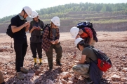 Юные геологи побывали на карьере «Черный мыс» Красноярского цементного завода