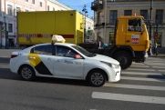 В Петербурге после внедрения новых стандартов для таксистов подорожали поездки