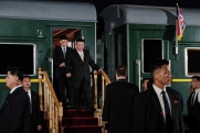 Бронепоезд Ким Чен Ына встретили на железнодорожной станции Хасан в Приморье