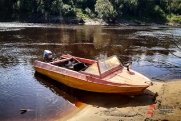 Лодка с пятью рыбаками затонула в Якутии: что известно