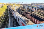 В Омске поезд столкнулся с автопогрузчиком: подробности к этому часу