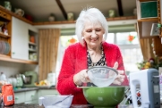 Диетолог Соломатина рассказала о правилах питания в пожилом возрасте