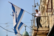 Bloomberg: Израиль меняет план наземной операции в секторе Газа под давлением США