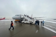 Челябинская пенсионерка устроила дебош в самолете: запила лекарства алкоголем