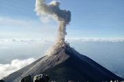 На Сицилии произошло извержение вулкана Этна: подробности