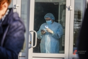 Врач Крючков предупредил россиян о новой волне коронавируса