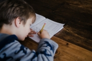Что делать, если ребенку не нравится учиться в школе: совет психолога