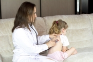 Педиатр рассказал, как защитить ребенка от гриппа и простуд