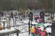 Мэр Миасса пообещал восстановить разрушенные вандалами могилы бойцов СВО