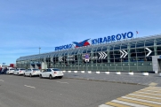 Калининградский губернатор Алиханов посоветовал льготникам караулить дешевые авиабилеты