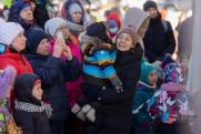 Российские губернаторы поздравили женщин с Днем матери: «Семья – это основа основ»
