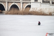 Свердловских рыбаков убеждают не выходить на лед: «Смертельно опасно»