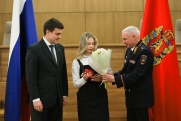 Губернатор Котюков вручил паспорта юным красноярцам
