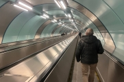 Вестибюль станции метро «Сенная площадь» в Петербурге закрыли из-за реагентов