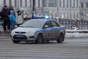 В Петербурге задержали двух сотрудников полиции по подозрению в покровительстве вымогателям: видео