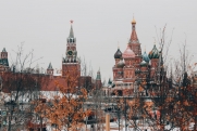 В Госдуме призвали полицию не задерживать россиянок за фото с икрой на Красной площади