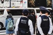 Лидер южнокорейской оппозиции пострадал во время поездки в Пусан