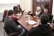Председатель Екатеринбургской гордумы Анна Гурарий обсудила с горожанами судьбу парка 50-летия ВЛКСМ