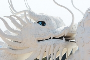 Вандалы оторвали голову ледяному дракону в Иркутской области: «Хотели понтануться»
