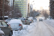 В Екатеринбурге коммунальщики под покровом тьмы без предупреждения растащили припаркованные автомобили