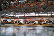 На «АвтоВАЗе» возобновили производство Lada Vesta с «автоматом»