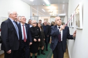 Евгений Люлин открыл выставку в честь 30-летия парламента Нижегородской области