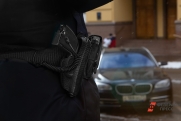 В Калининградской области мужчина нашел тайник с револьвером, гранатами и патронами за своим гаражом